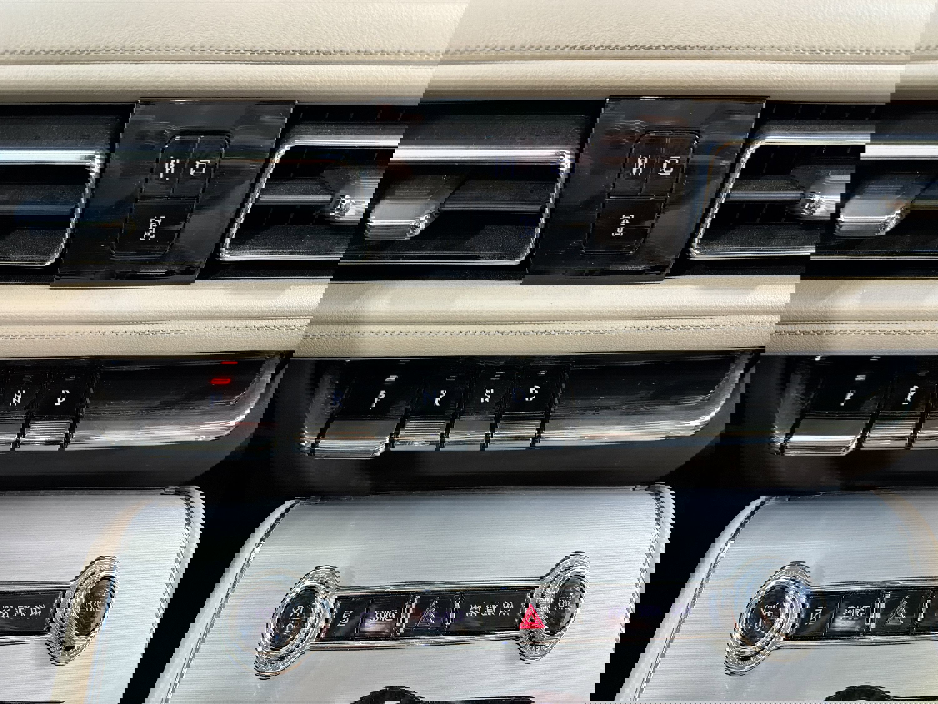 Used 2023 Lincoln Aviator AWD w/ Premium Package image 21