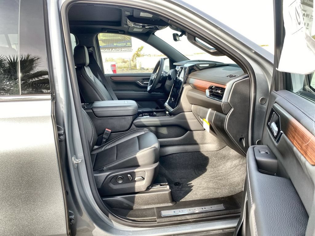 Certified 2026 GMC Yukon XL Denali w/ Advanced Technology Package AWD/4WD image 44