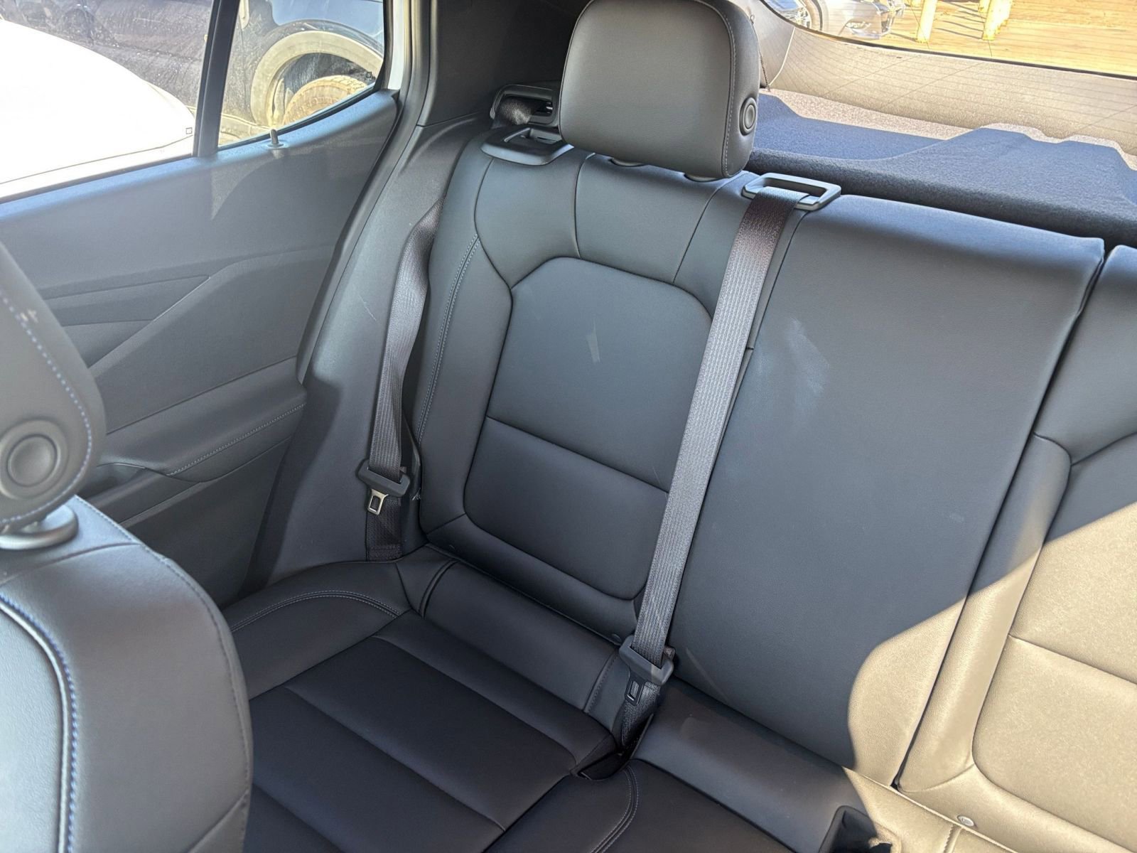 Used 2025 Buick Envista Sport Touring image 38