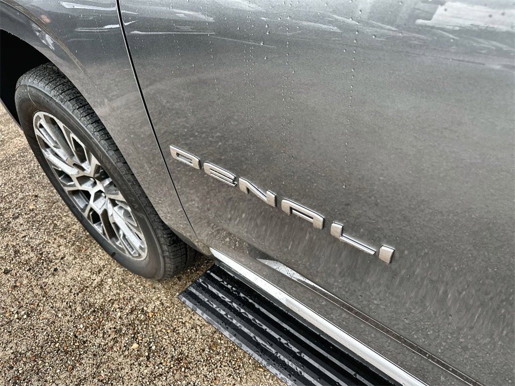 New 2026 GMC Yukon Denali w/ Sun & Power Step Package image 14