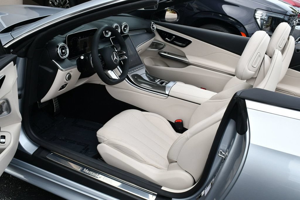 Used 2026 Mercedes-Benz CLE 450 4MATIC Cabriolet image 15