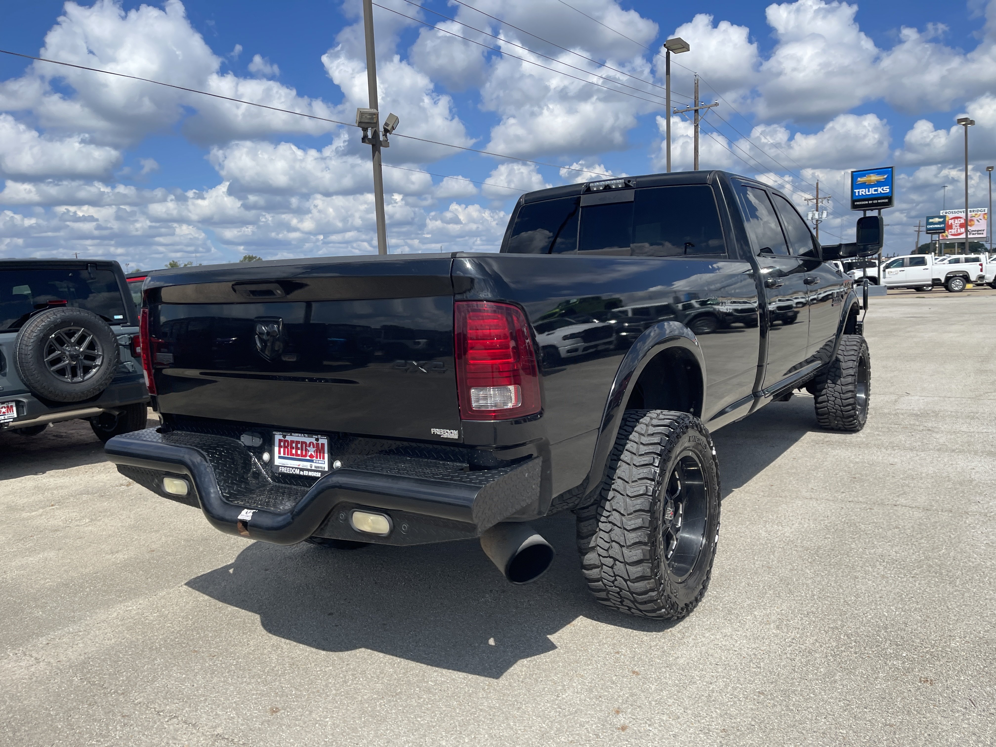 Used 2017 RAM 3500 Laramie w/ Sport Appearance Group AWD/4WD image 4