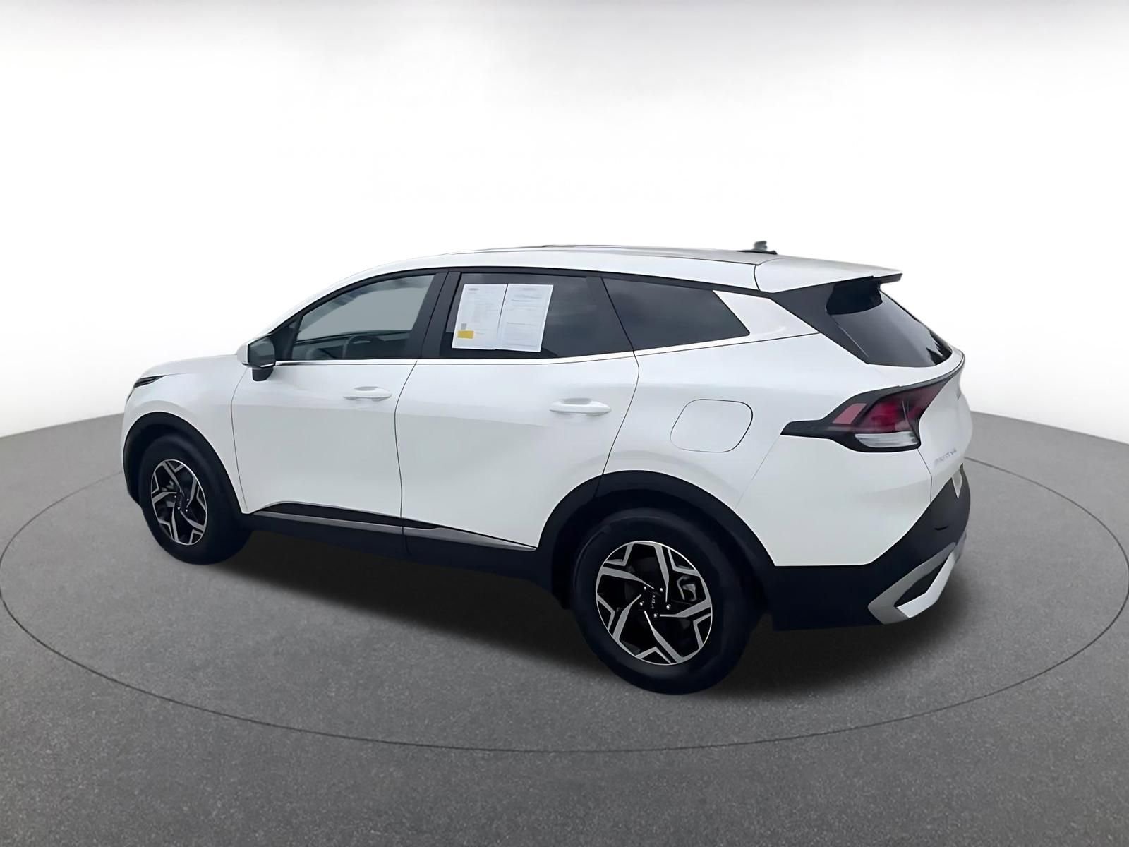 Used 2025 Kia Sportage LX FWD image 10