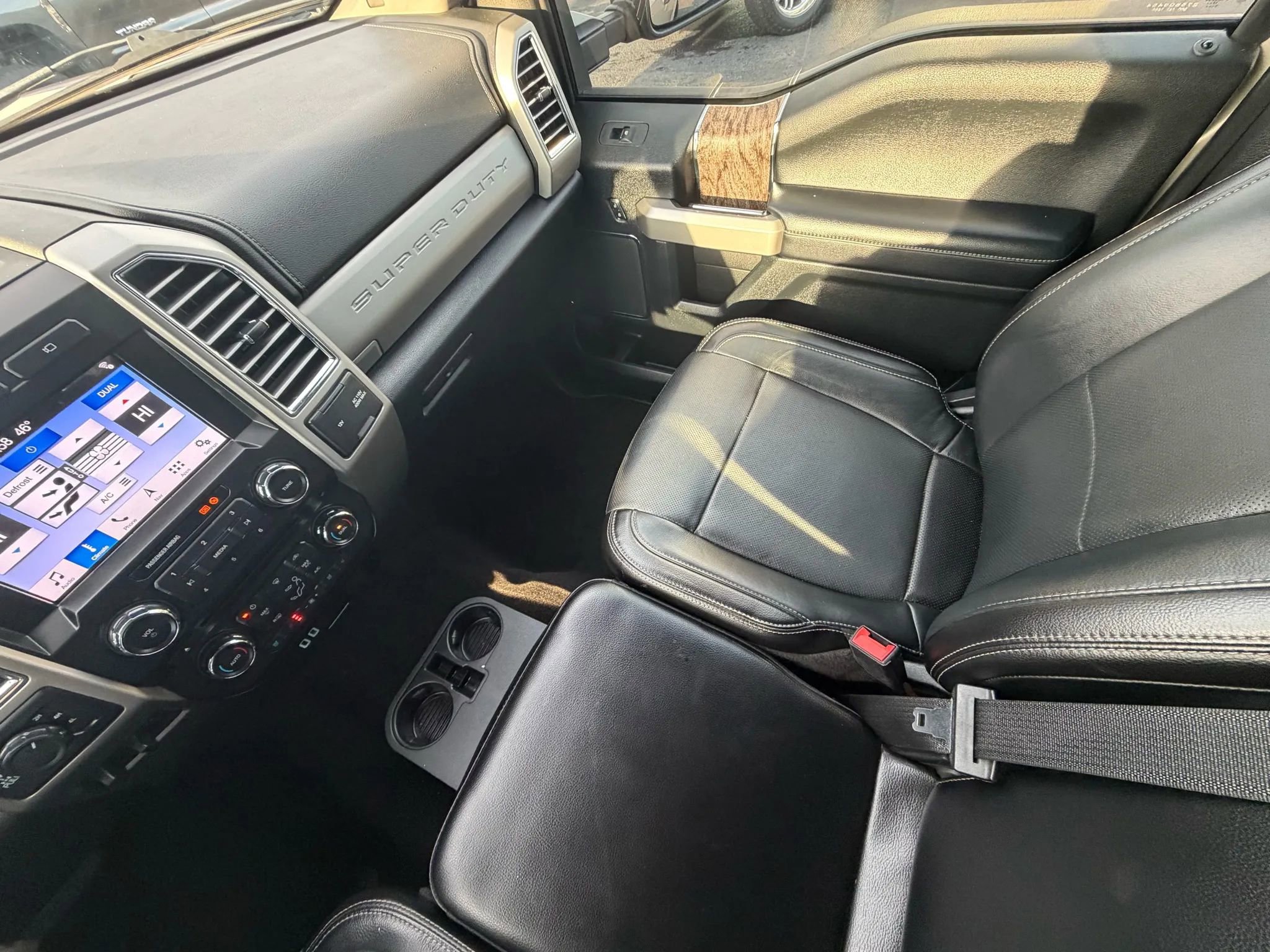 Used 2017 Ford F350 Lariat w/ Chrome Package image 14