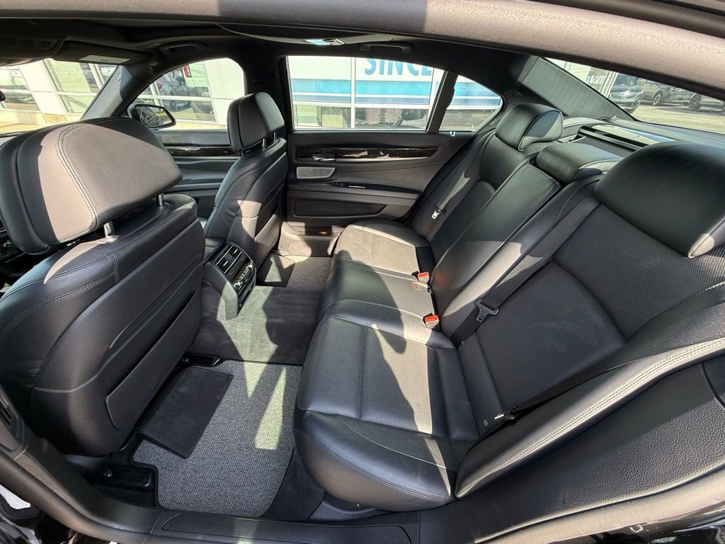 Used 2013 BMW 750Li image 30