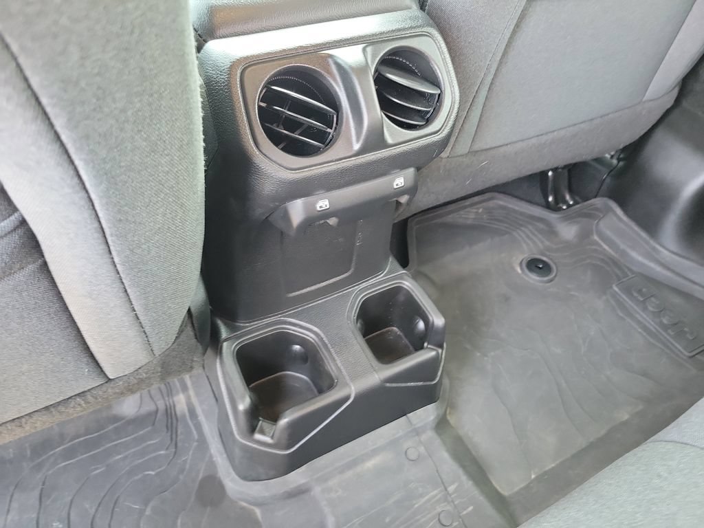 Used 2024 Jeep Gladiator Sport AWD/4WD image 14