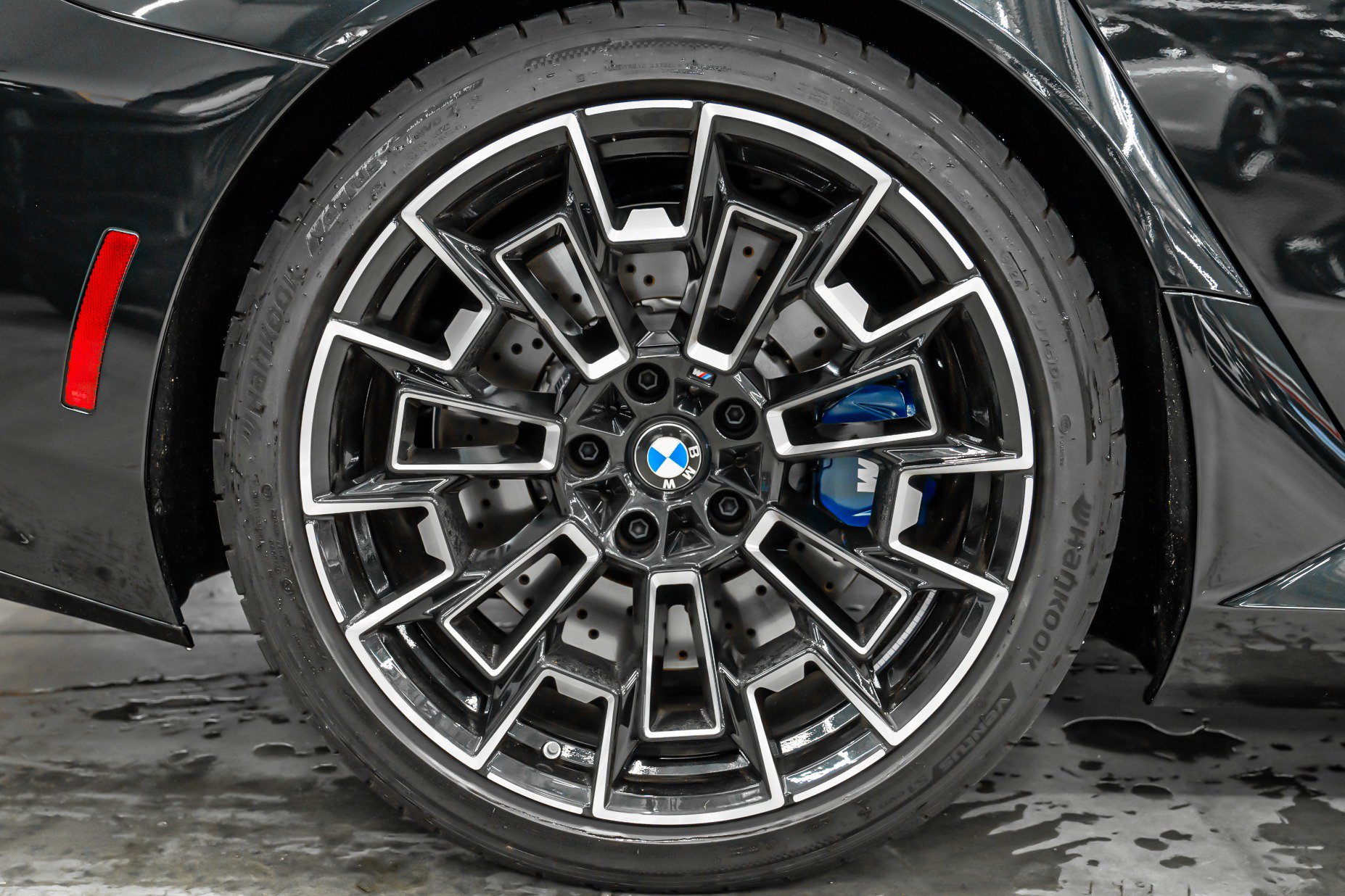 Used 2025 BMW M5 Touring w/ M Driver's Package AWD/4WD image 40