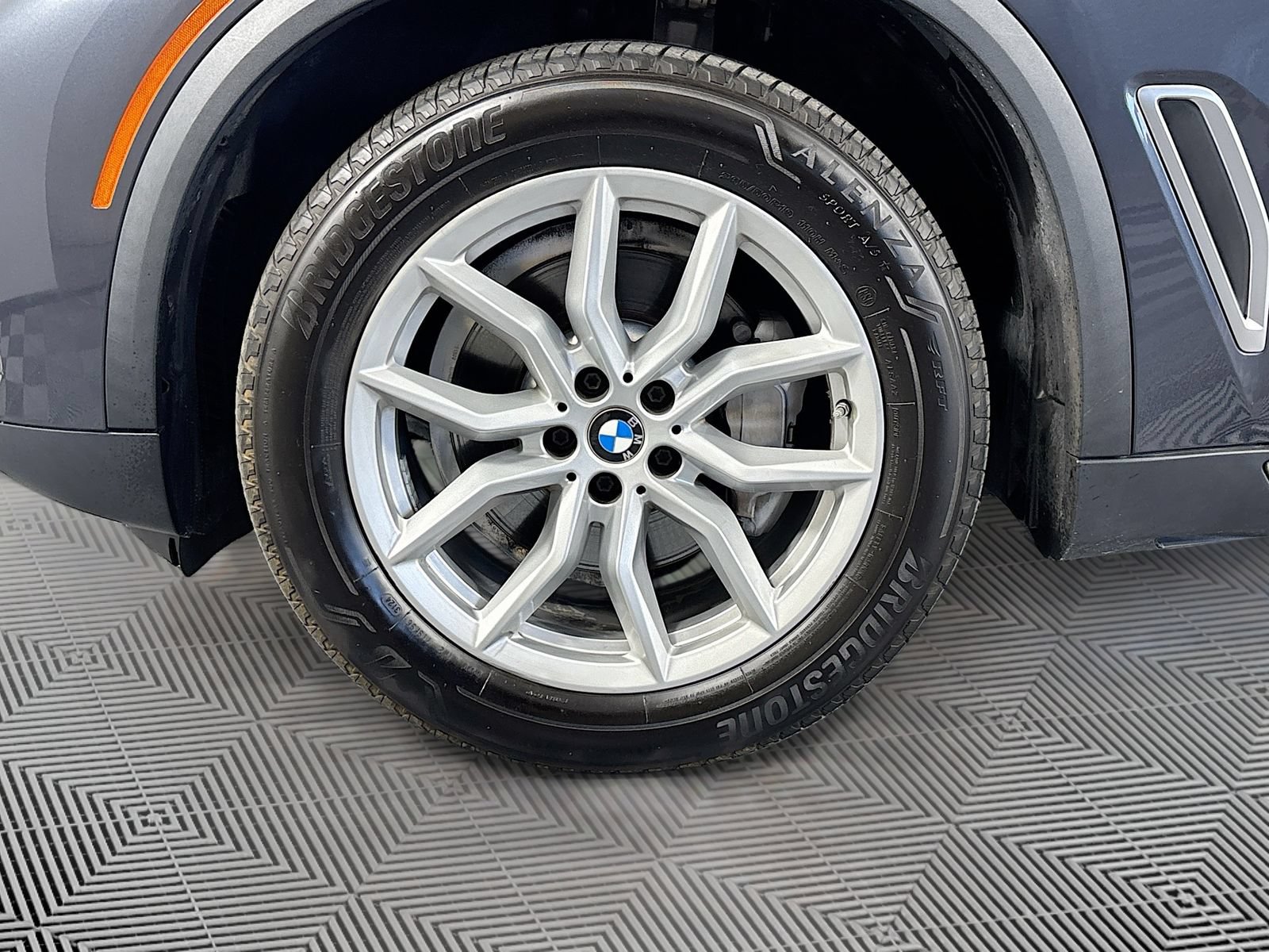 Used 2021 BMW X5 xDrive40i AWD/4WD image 32