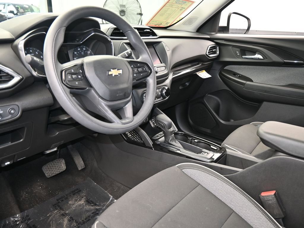 Used 2022 Chevrolet TrailBlazer LT w/ Driver Confidence Package image 12