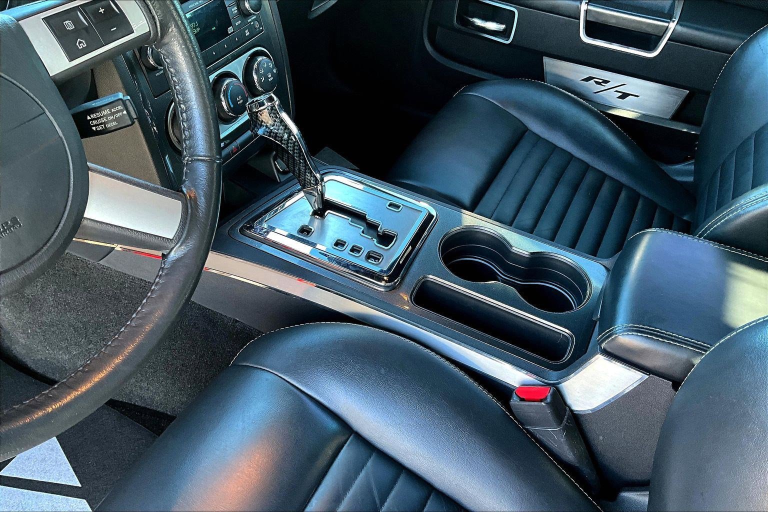 Used 2010 Dodge Challenger R/T RWD image 18