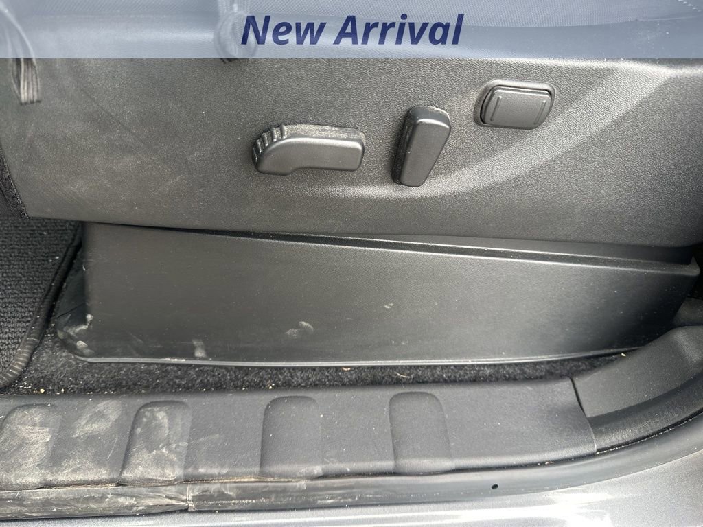 Used 2025 Nissan Frontier SV image 11