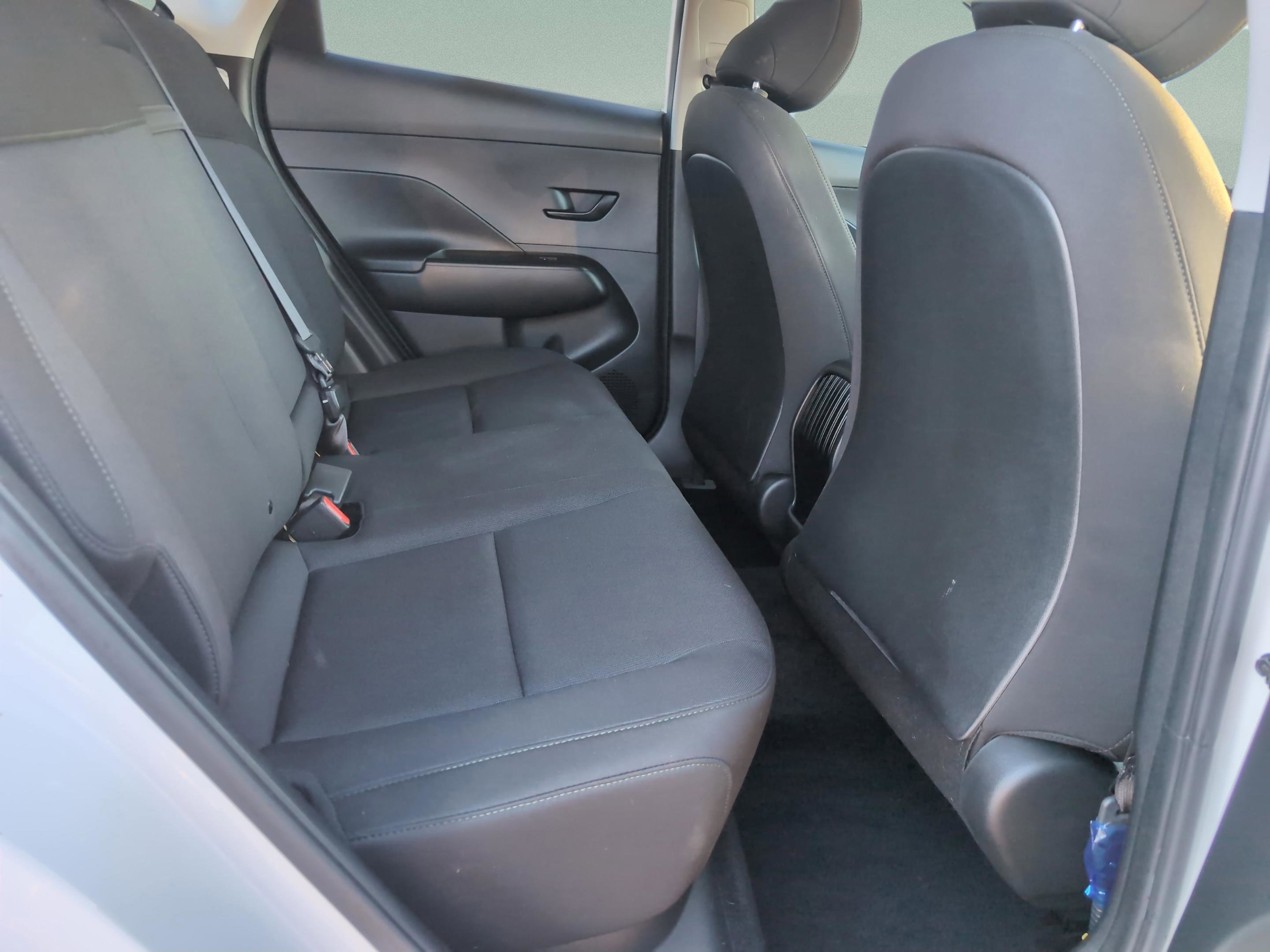 Used 2024 Hyundai Kona SE image 18