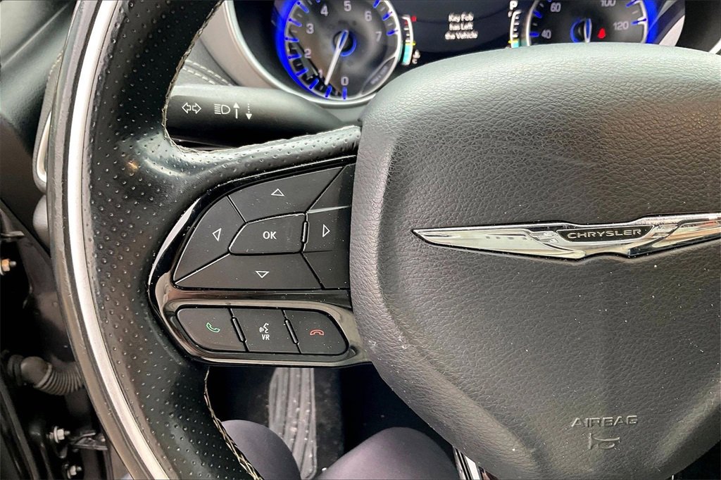 Used 2018 Chrysler Pacifica Limited w/ Advanced Safetytec Group image 17