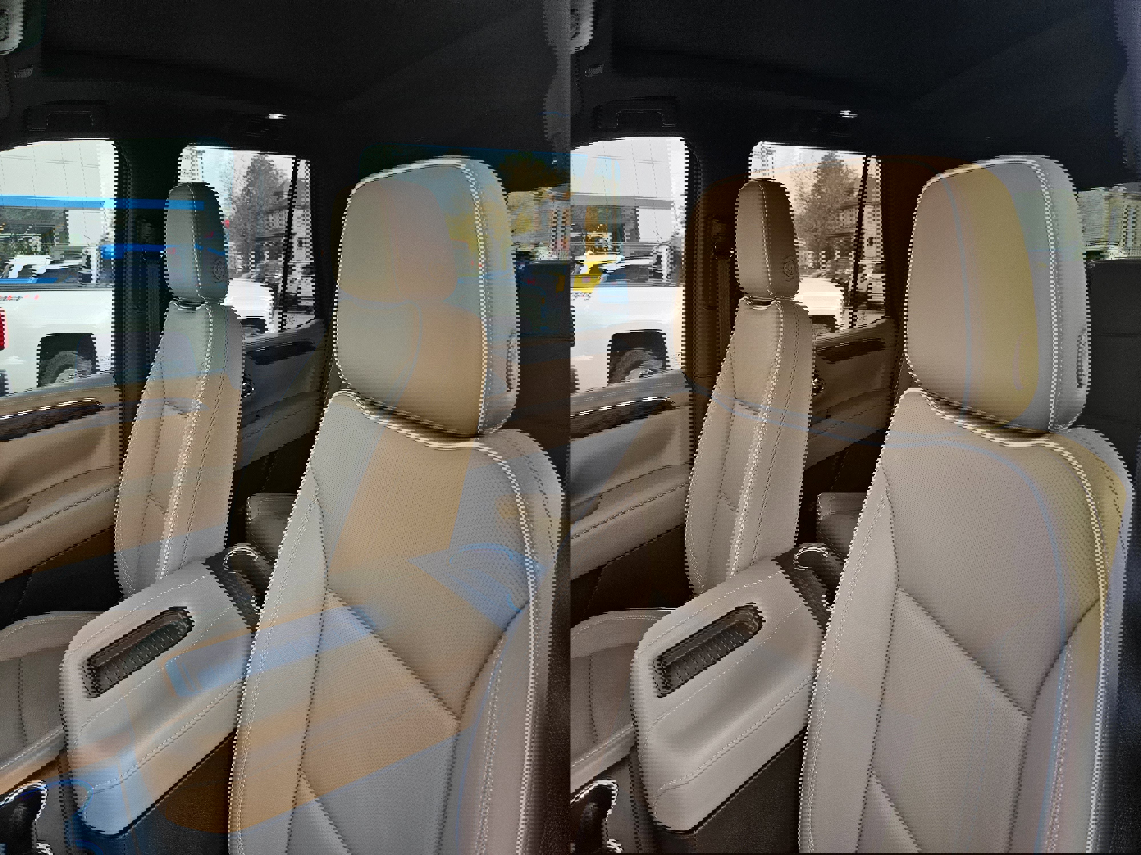 Used 2024 Chevrolet Tahoe Premier w/ Premium Package 2 image 14