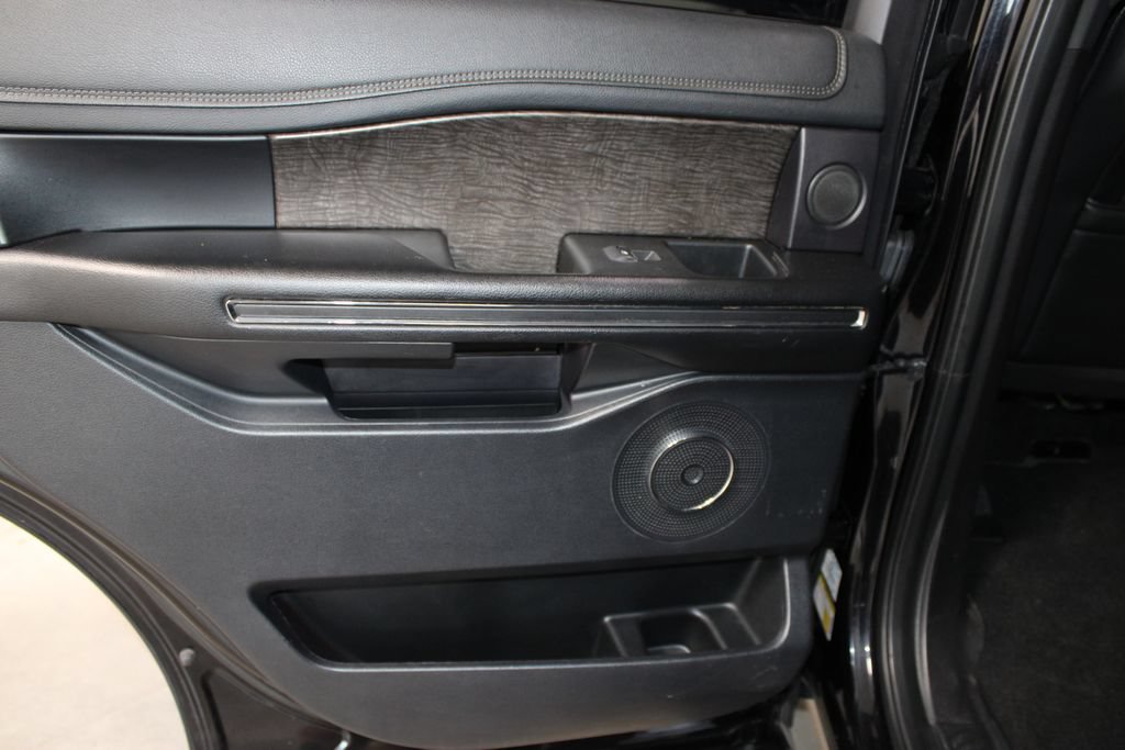 Used 2019 Ford Expedition Limited w/ Equipment Group 301A RWD image 20