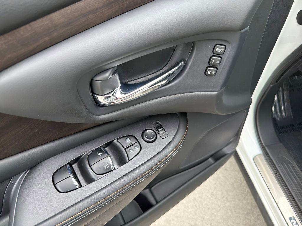 Used 2022 Nissan Murano Platinum w/ Cargo Package image 20