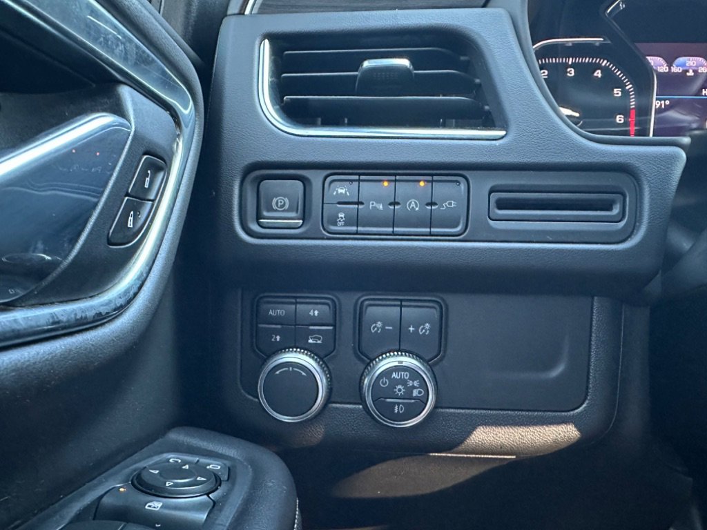 Used 2021 GMC Yukon XL SLT image 13