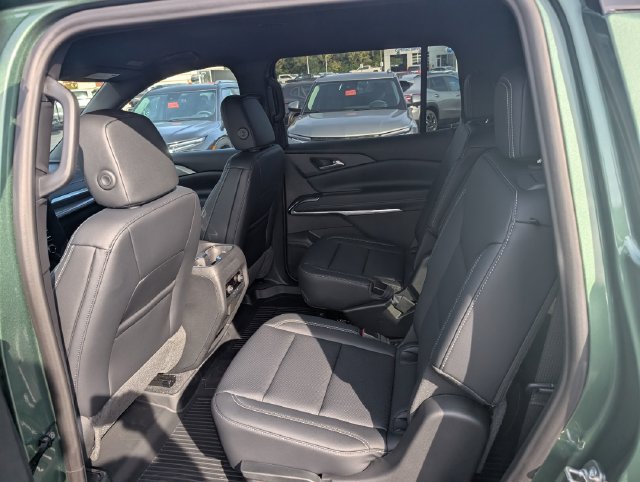 New 2027 Chevrolet Traverse LT w/ Midnight/Sport Edition AWD/4WD image 9