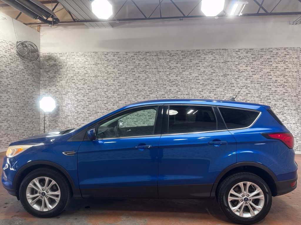Used 2019 Ford Escape SE FWD image 4