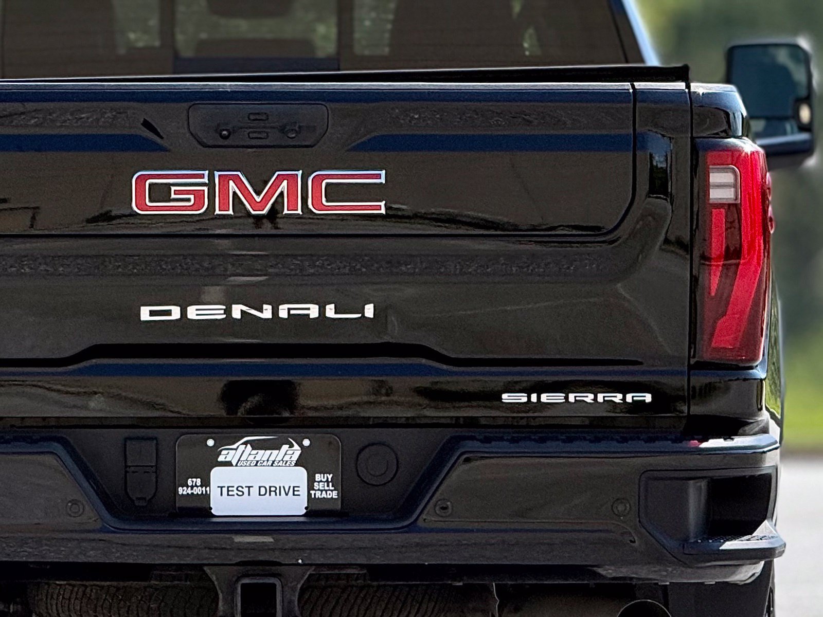 Used 2025 GMC Sierra 2500 Denali w/ Denali Reserve Package AWD/4WD image 17
