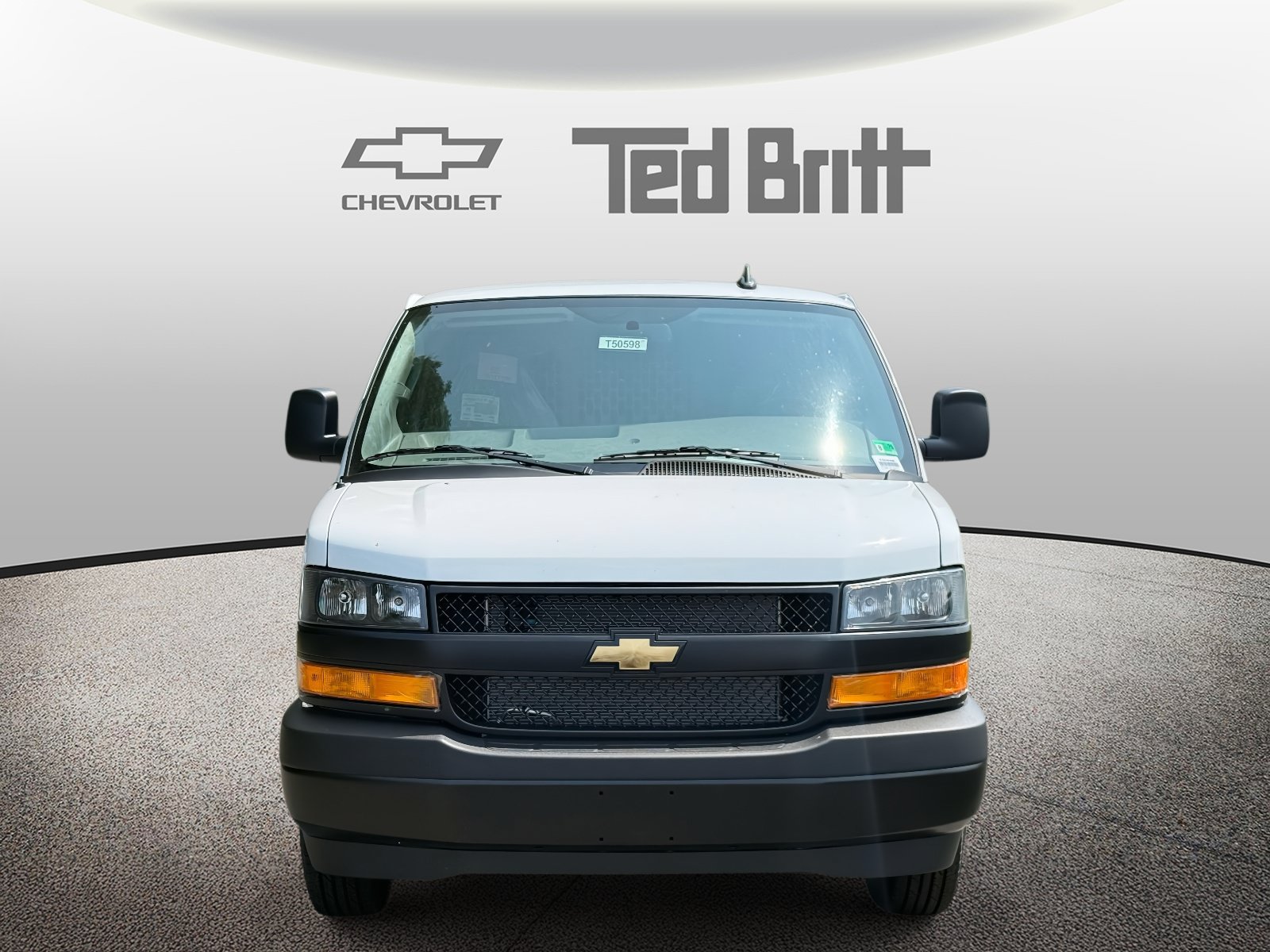 New 2025 Chevrolet Express 3500 Extended RWD image 2