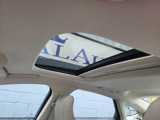 Used 2017 Ford Fusion SE w/ Fusion SE Technology Package image 10