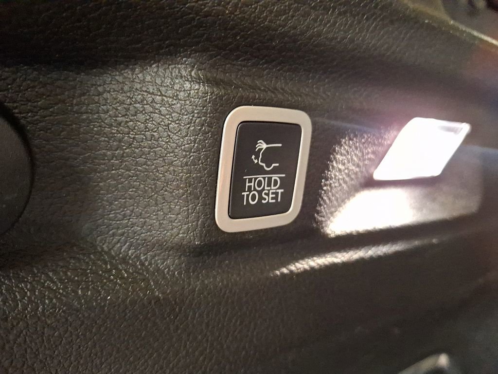 Used 2022 Jeep Grand Cherokee L Limited image 28