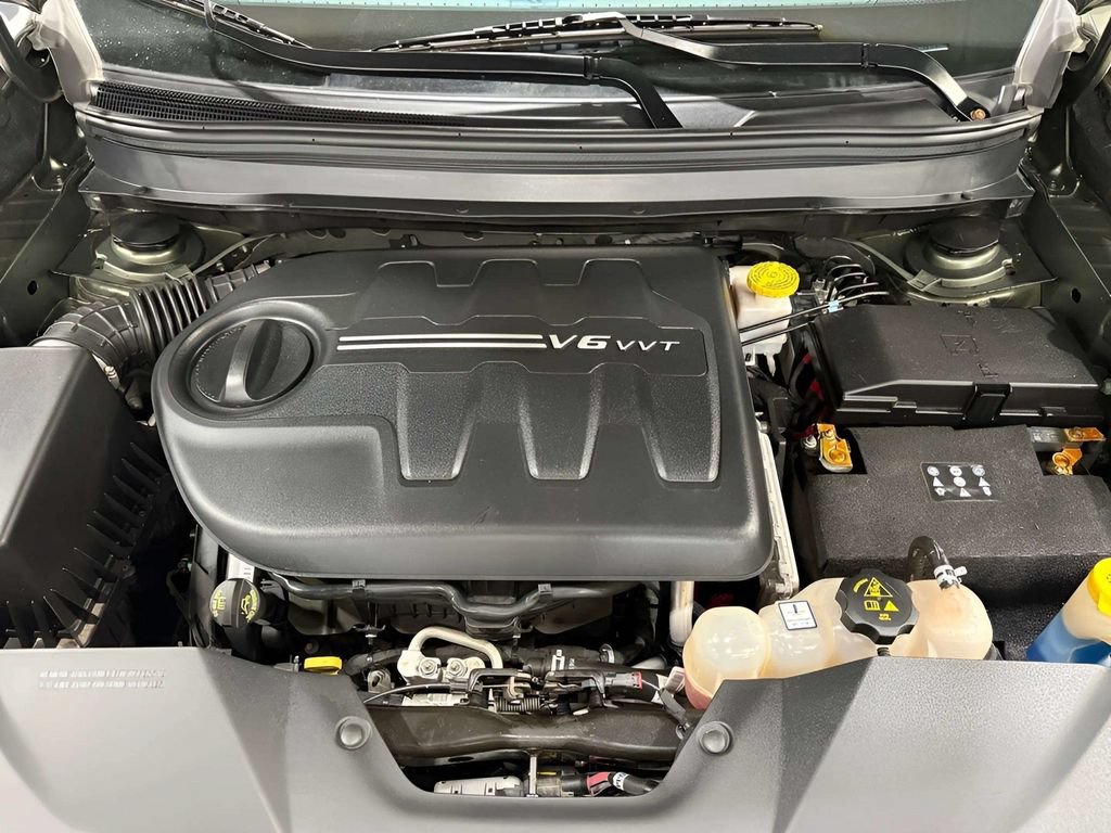 Used 2021 Jeep Cherokee Trailhawk AWD/4WD image 38