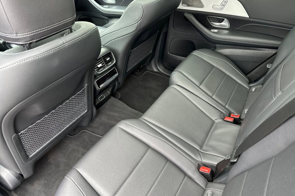 Used 2024 Mercedes-Benz GLS 450 4MATIC image 12