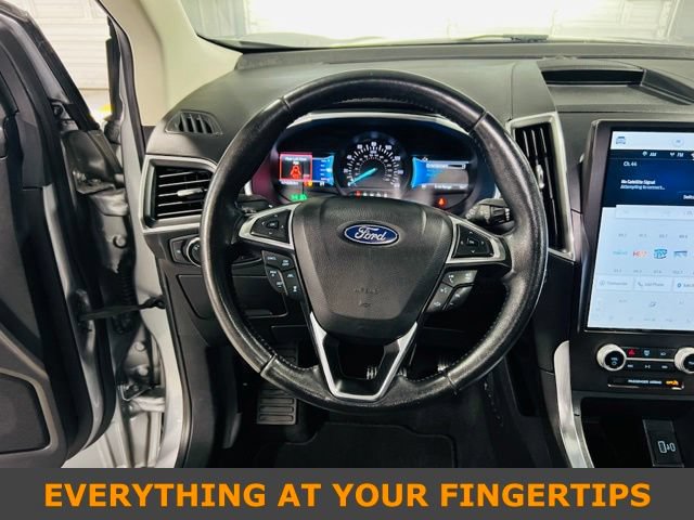 Used 2021 Ford Edge Titanium AWD/4WD image 5