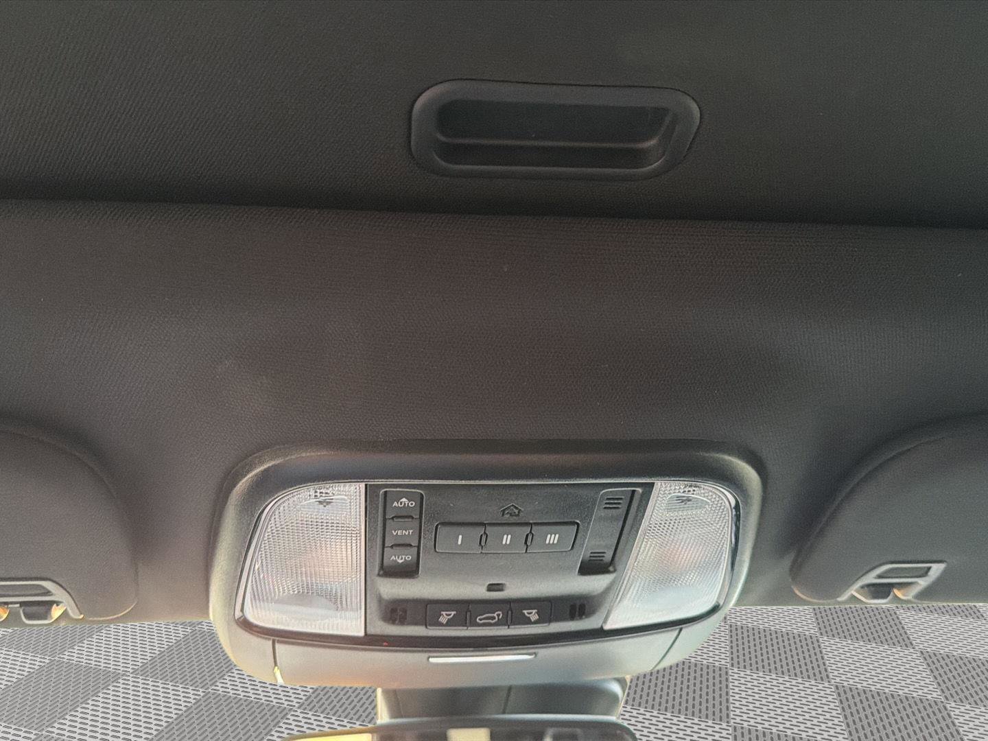 Used 2024 Dodge Durango GT image 6