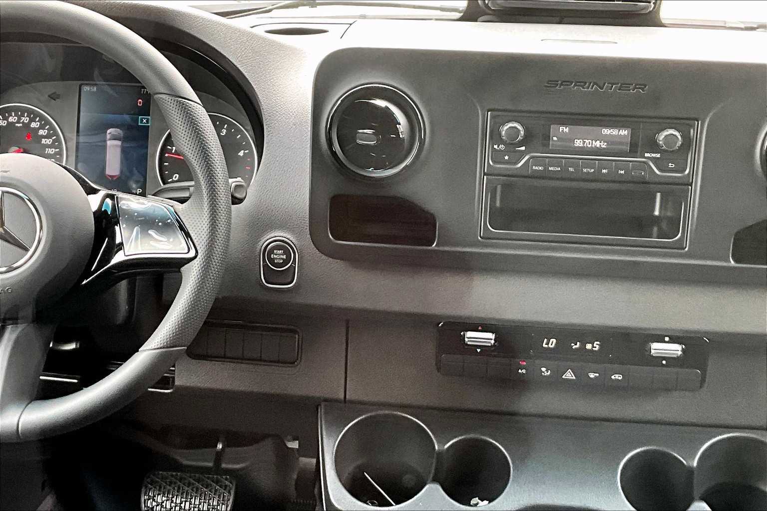 New 2025 Mercedes-Benz Sprinter 2500 image 9