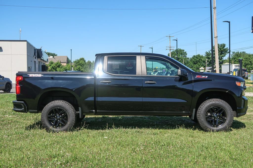 Used 2021 Chevrolet Silverado 1500 Custom Trail Boss w/ Midnight Edition AWD/4WD image 8