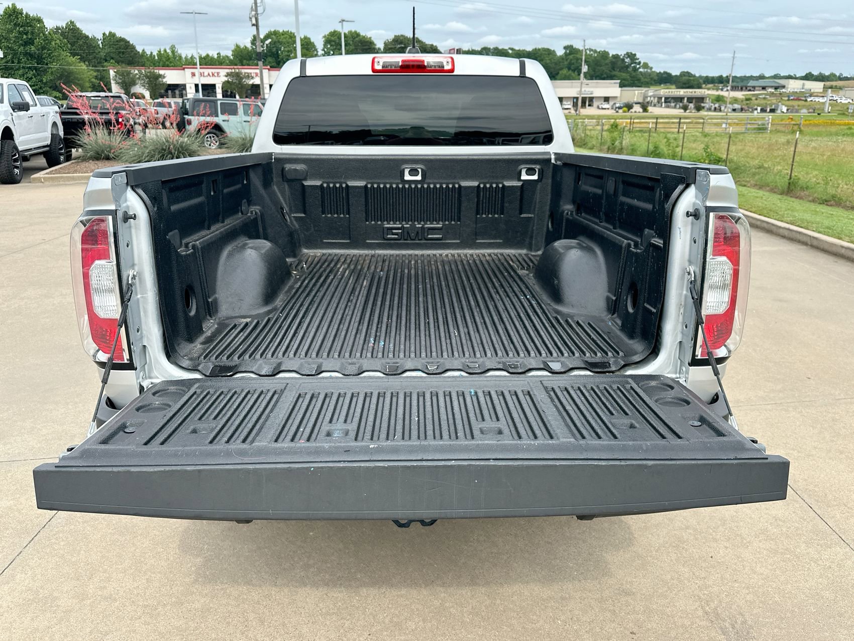 Used 2016 GMC Canyon SLE RWD image 23