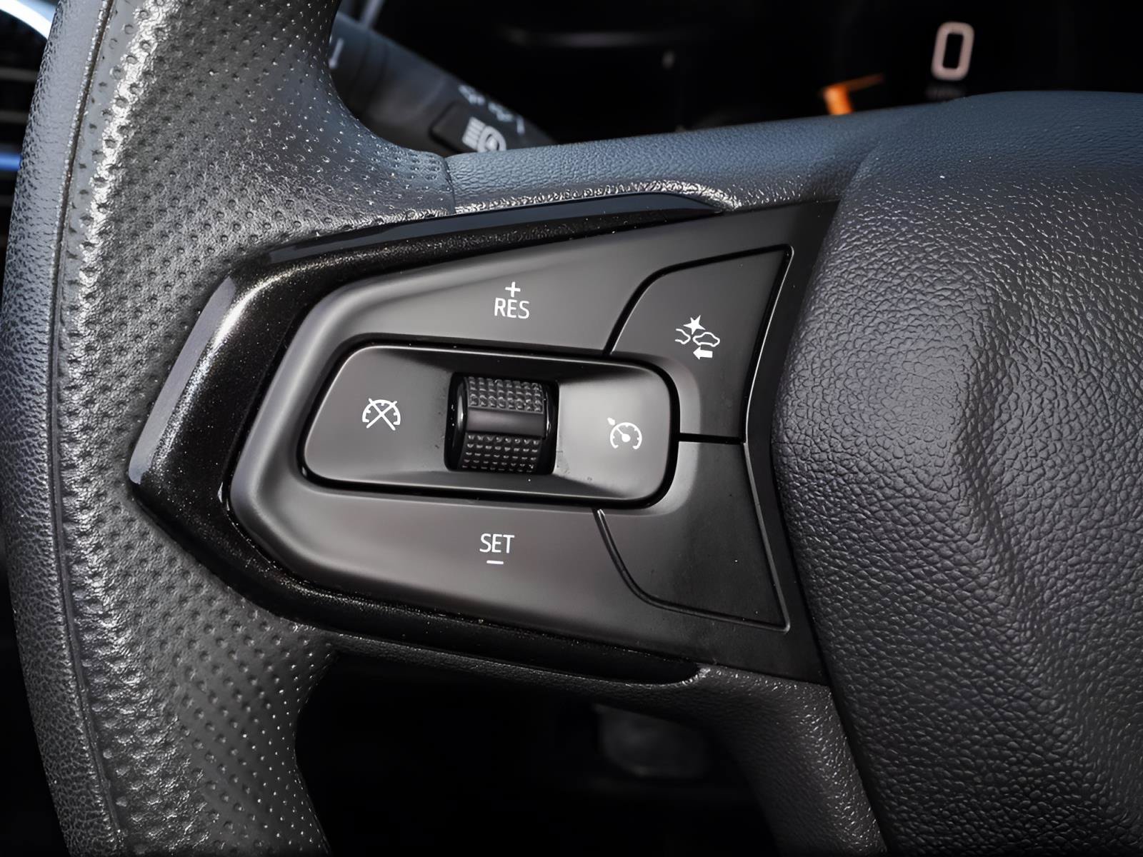 Certified 2024 Chevrolet Trax LT FWD image 29