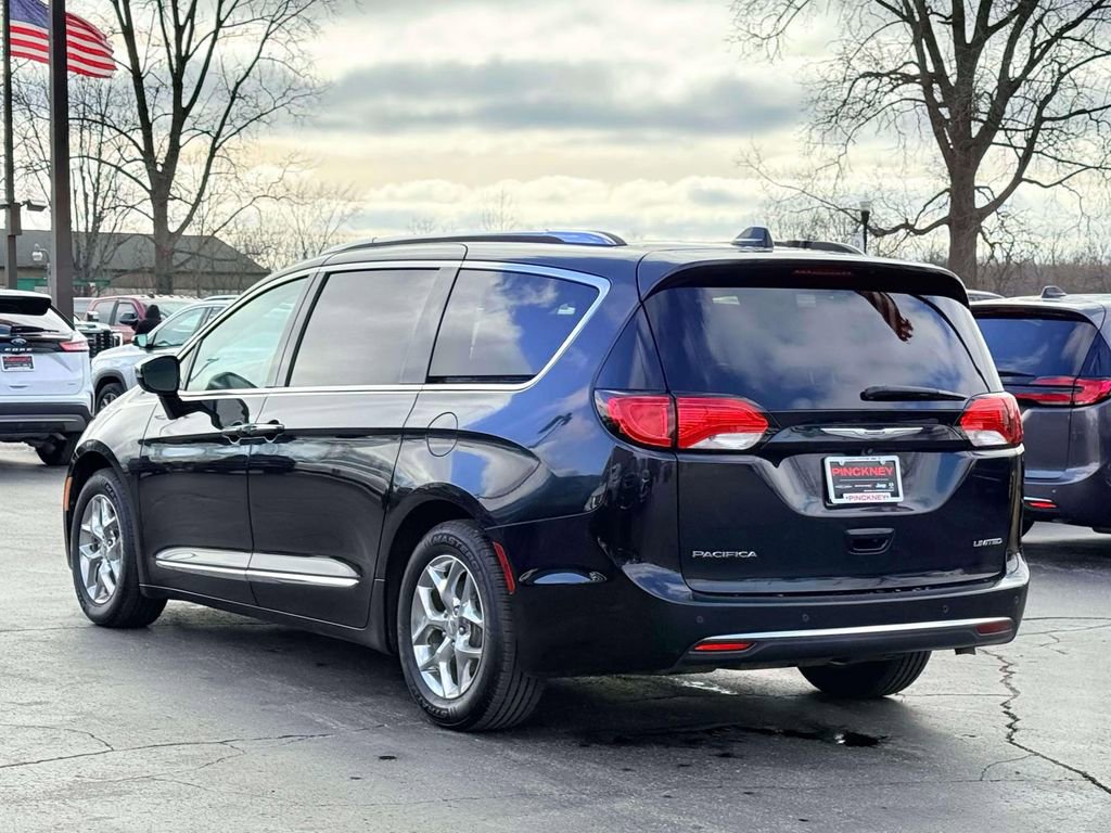Used 2017 Chrysler Pacifica Limited FWD image 9