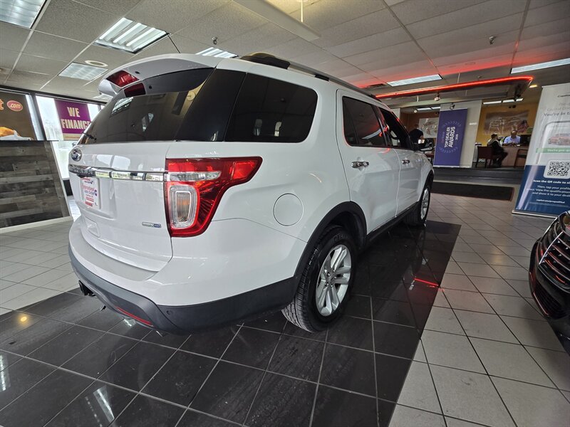 Used 2015 Ford Explorer XLT w/ Equipment Group 202B AWD/4WD image 4