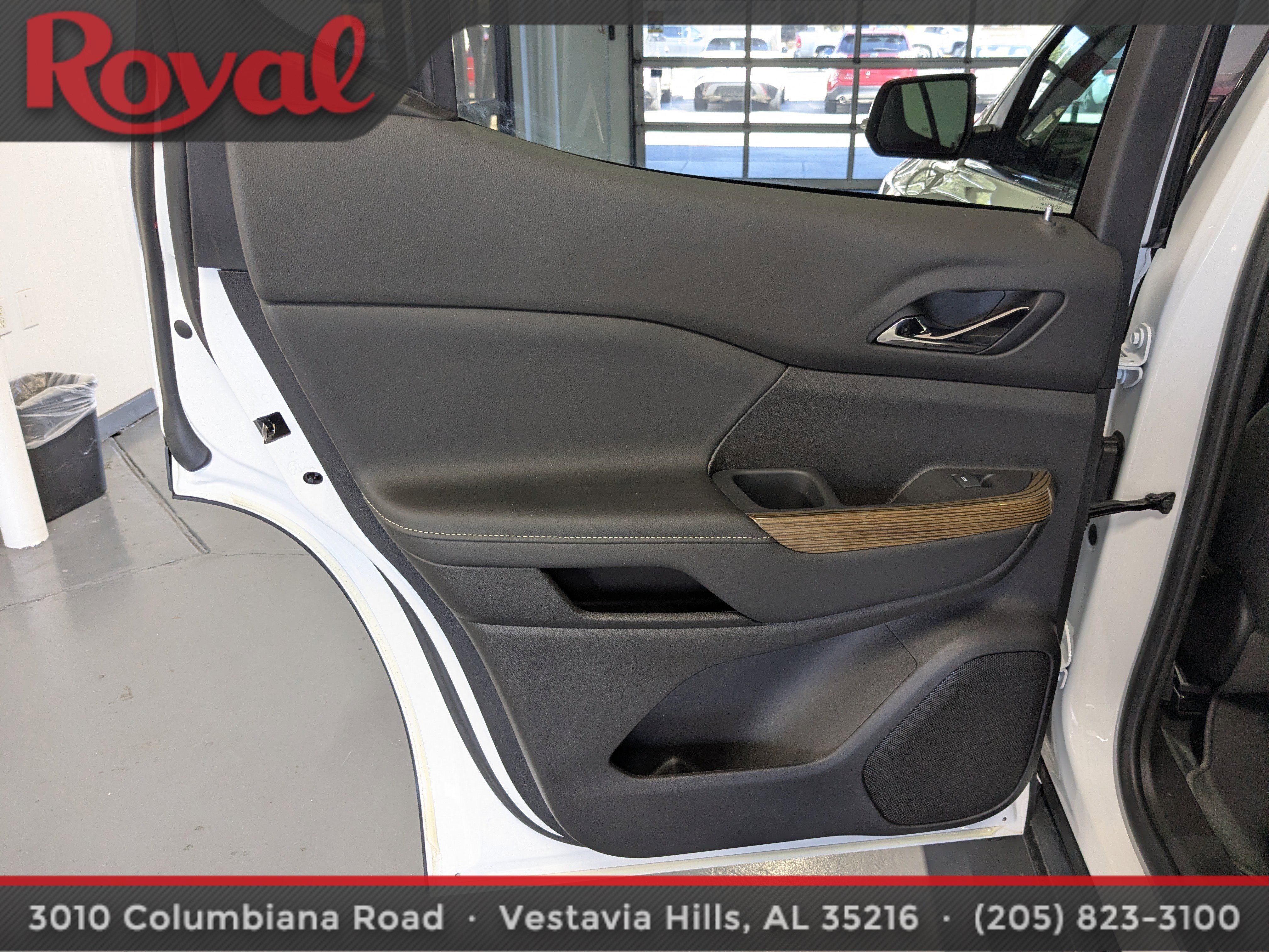 Used 2021 GMC Acadia SLE w/ Driver Convenience Package image 15