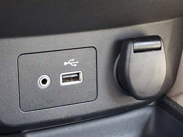 Used 2020 Nissan Rogue SV w/ Premium Package image 23