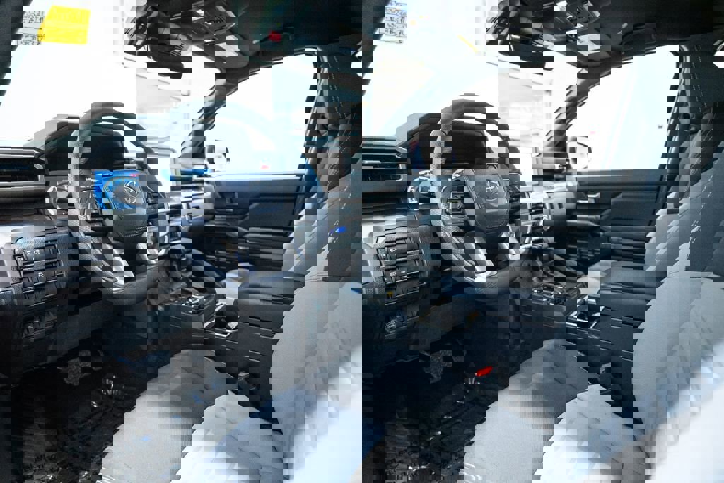 Certified 2025 Toyota Tacoma TRD Off-Road image 4