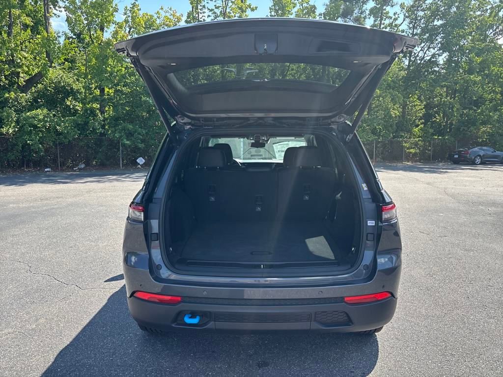 New 2024 Jeep Grand Cherokee Trailhawk w/ Advanced Protech Group II image 7
