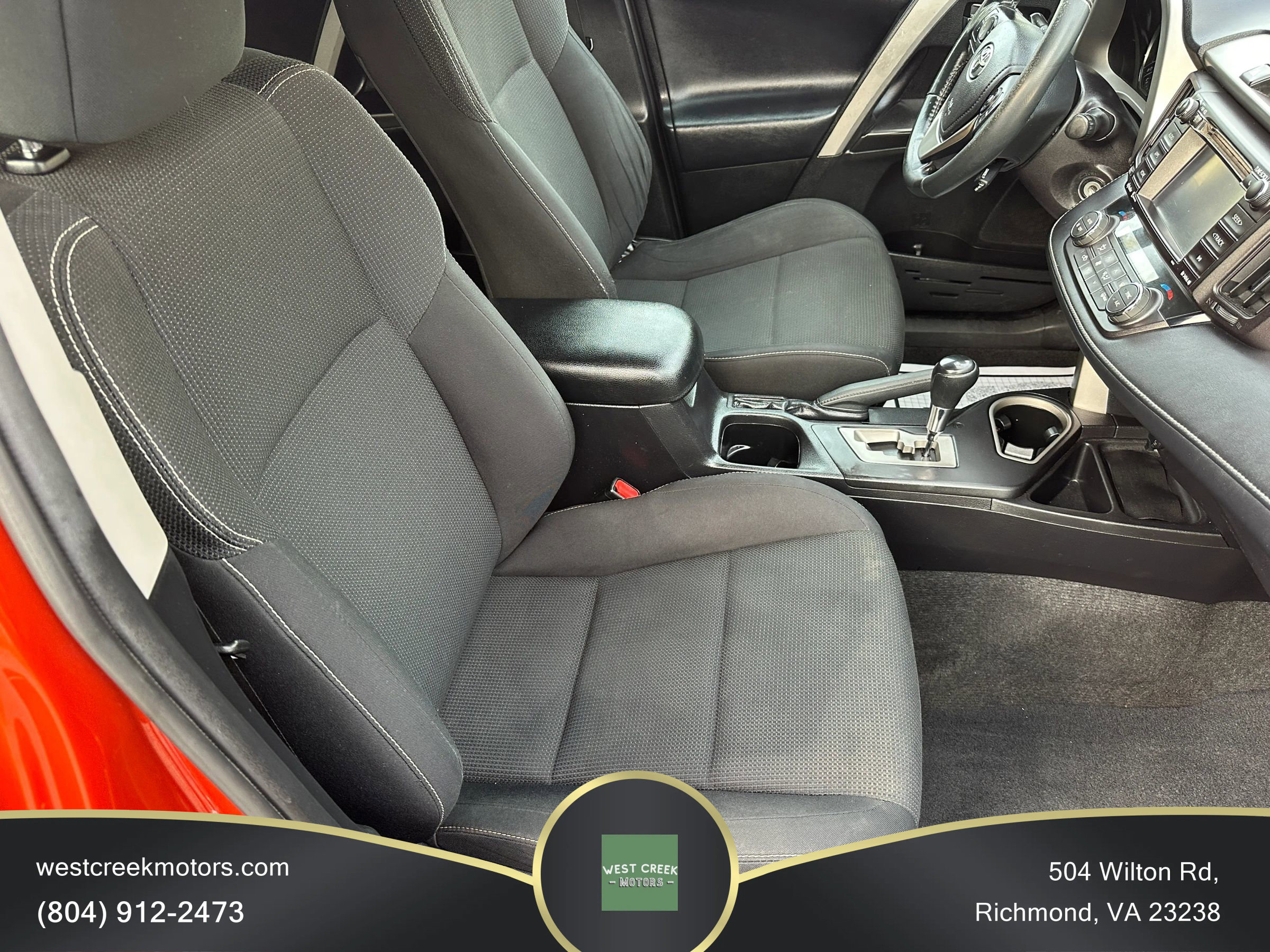 Used 2016 Toyota RAV4 XLE w/ Four Season Floor Mat Package image 11