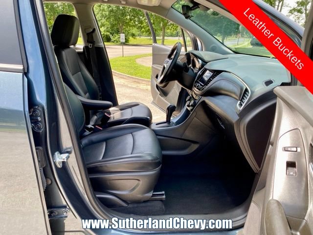 Used 2022 Chevrolet Trax LT w/ Premium Seat Package AWD/4WD image 15