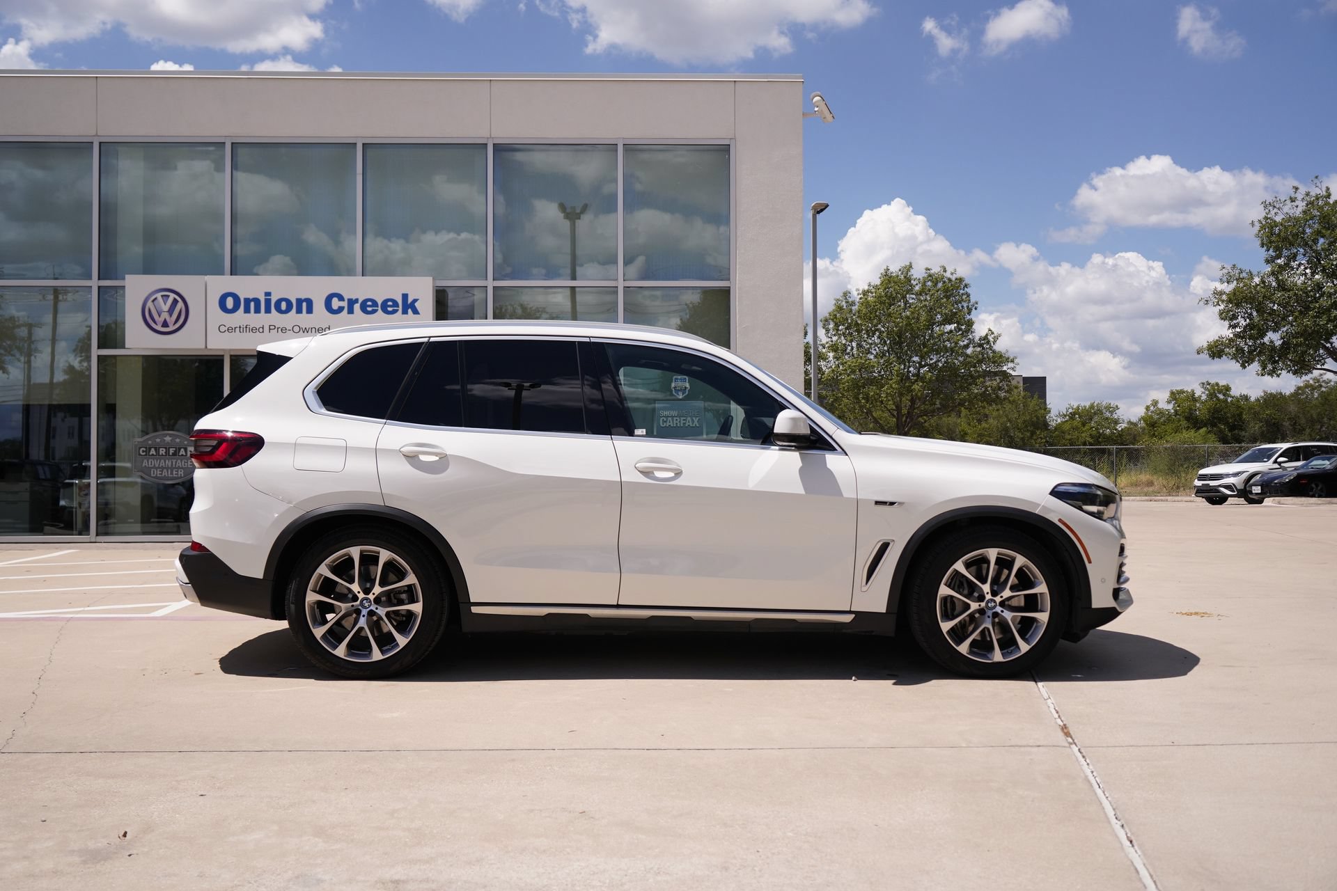 Used 2022 BMW X5 xDrive45e w/ Premium Package AWD/4WD image 4