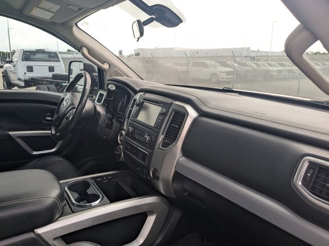 Used 2017 Nissan Titan PRO-4X image 18