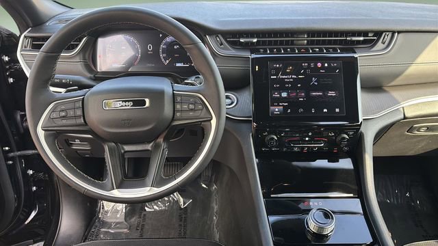 Used 2024 Jeep Grand Cherokee L Altitude AWD/4WD image 28