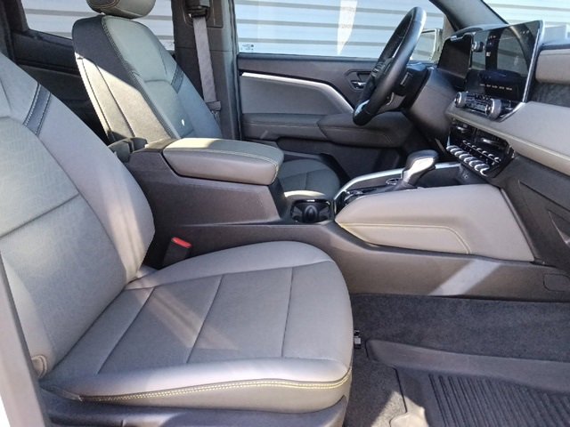 Used 2024 Chevrolet Colorado ZR2 w/ ZR2 Convenience Package III image 30