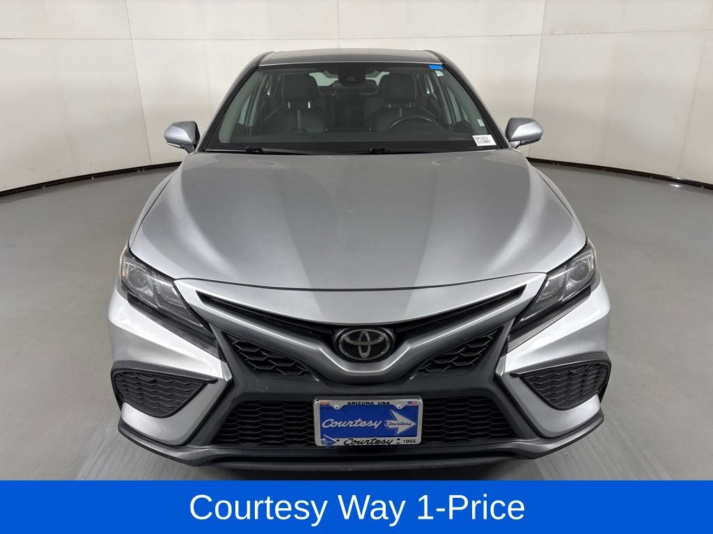 Used 2024 Toyota Camry SE FWD image 4
