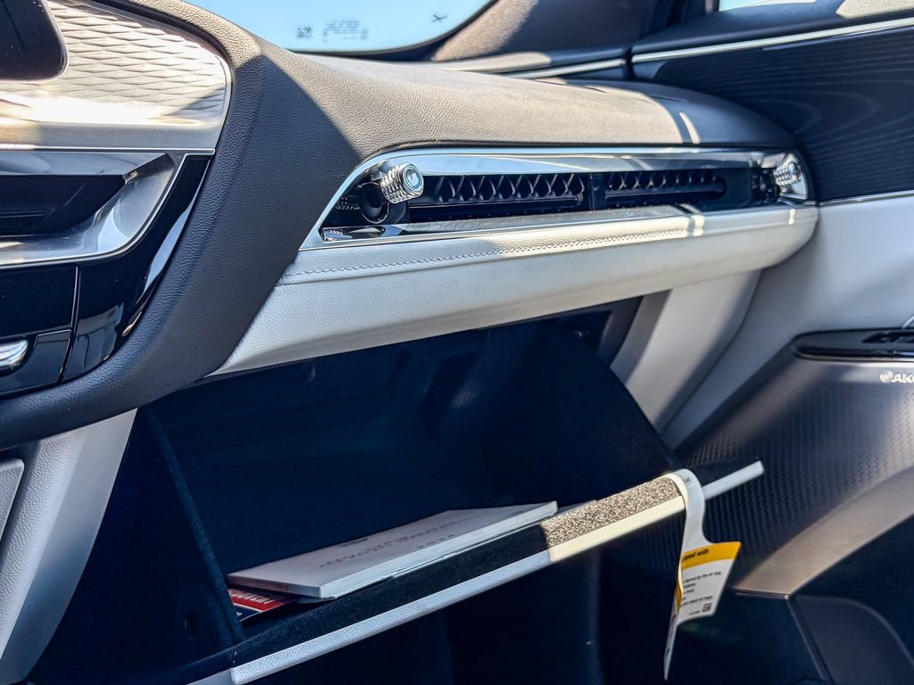 Certified 2024 Cadillac Lyriq Luxury AWD/4WD image 46