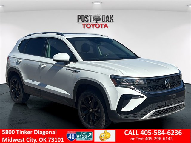 Used 2022 Volkswagen Taos SE w/ Panoramic Sunroof Package